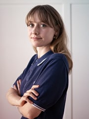 Portraitbild Louisa Pröschel