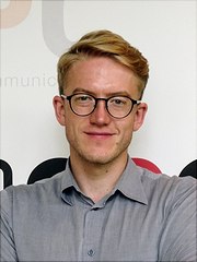 Portraitbild Dr. Robin Tschötschel